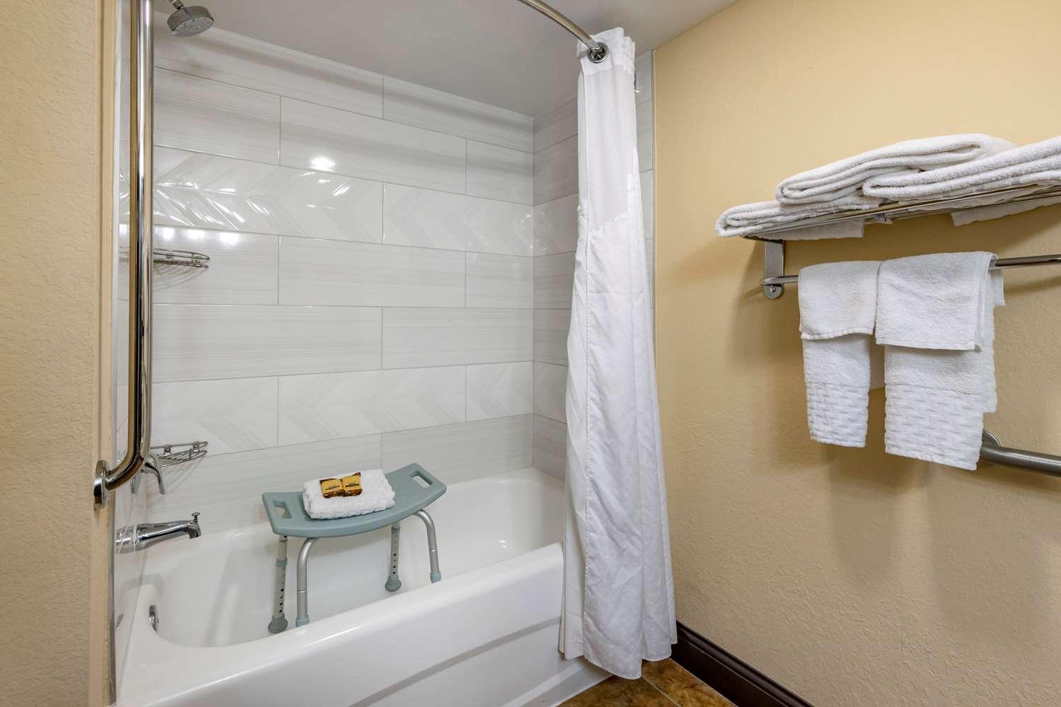 Western Flagler Area & Hotel 2*